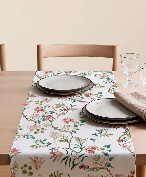 Elenia Multicolor Stain-Resistant Table Runner