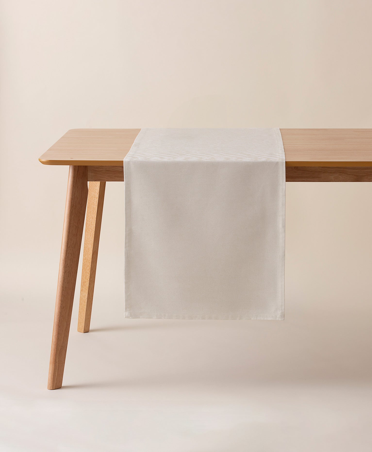 Caminos de mesa antimancha delfos hueso