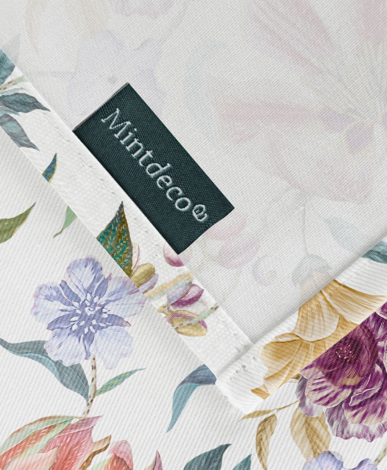 Mantel floral único, Mantel antimanchas