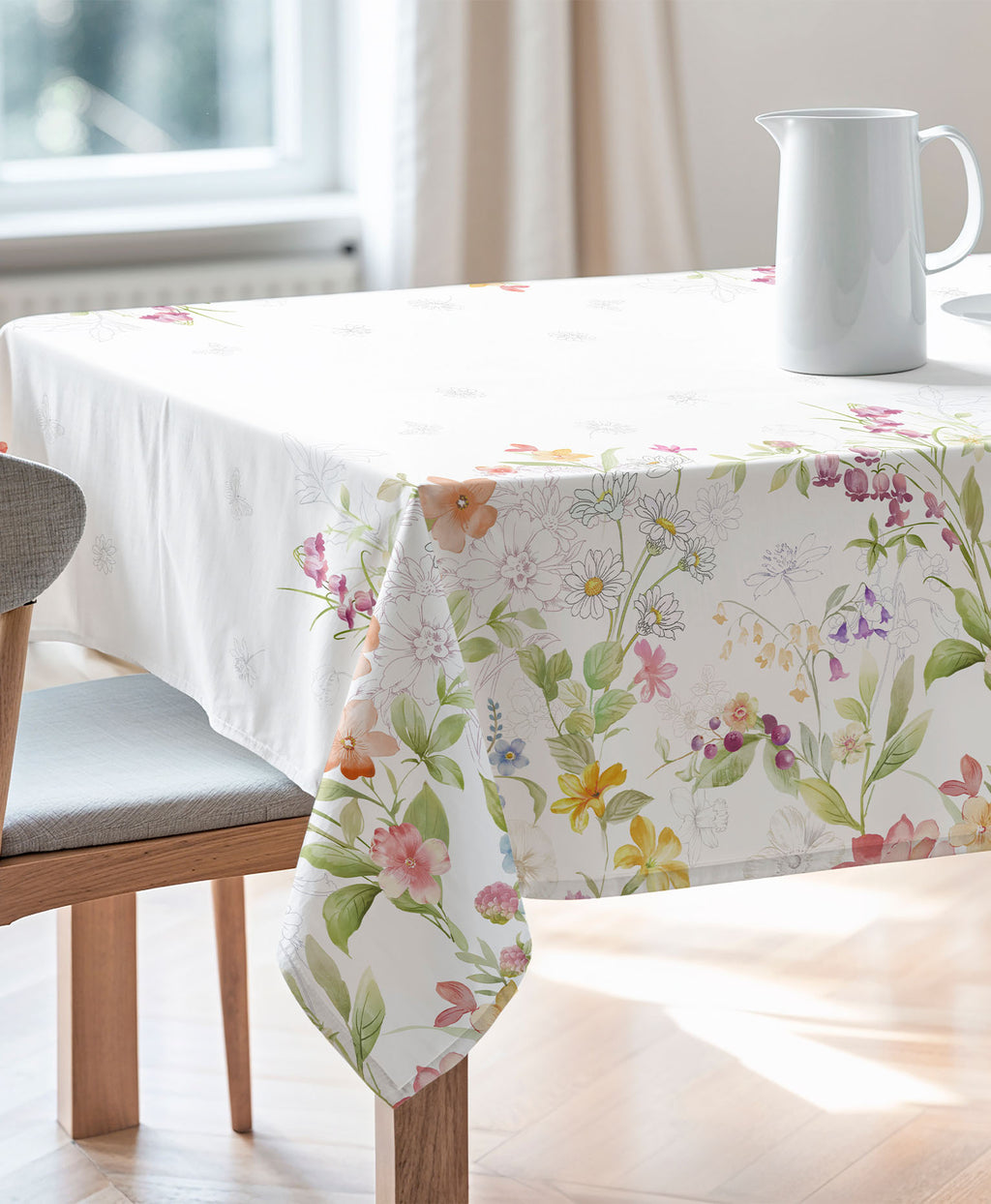 Mantel floral antimanchas