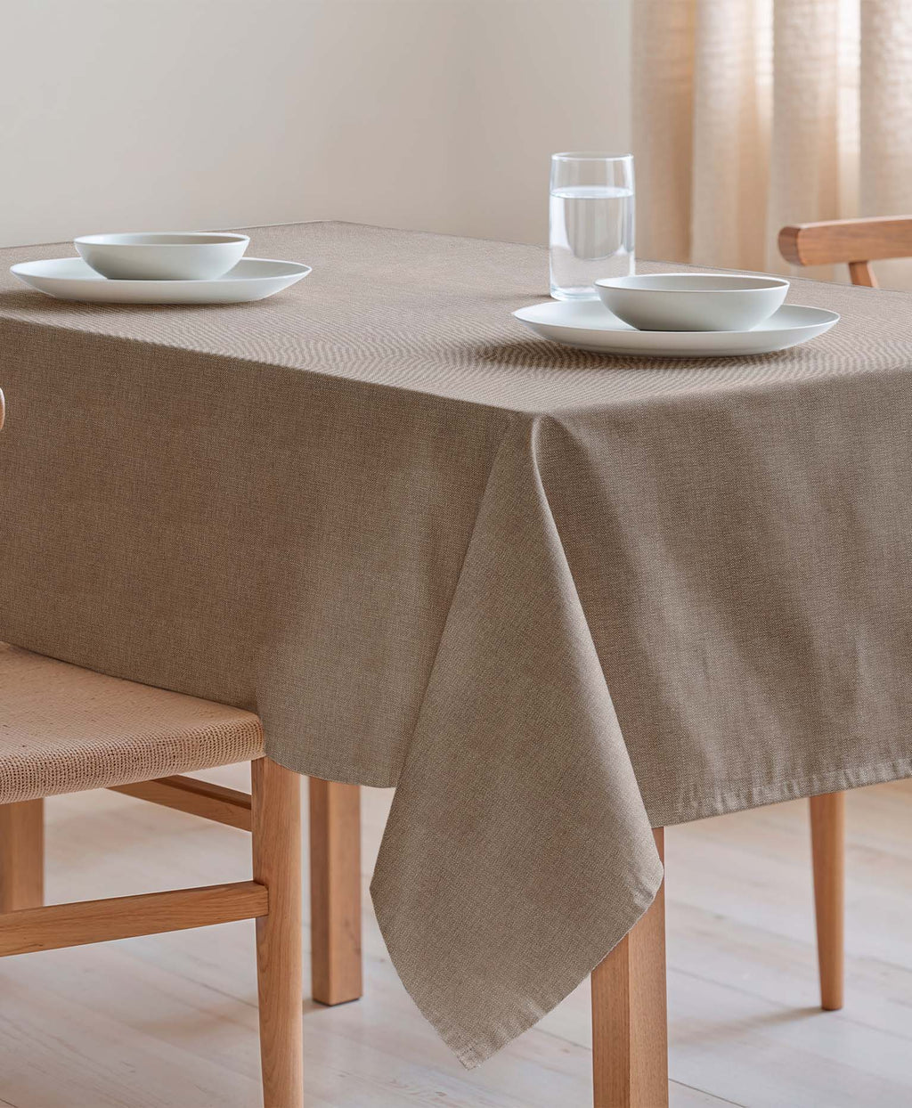 Mantel antimanchas Indra Taupe