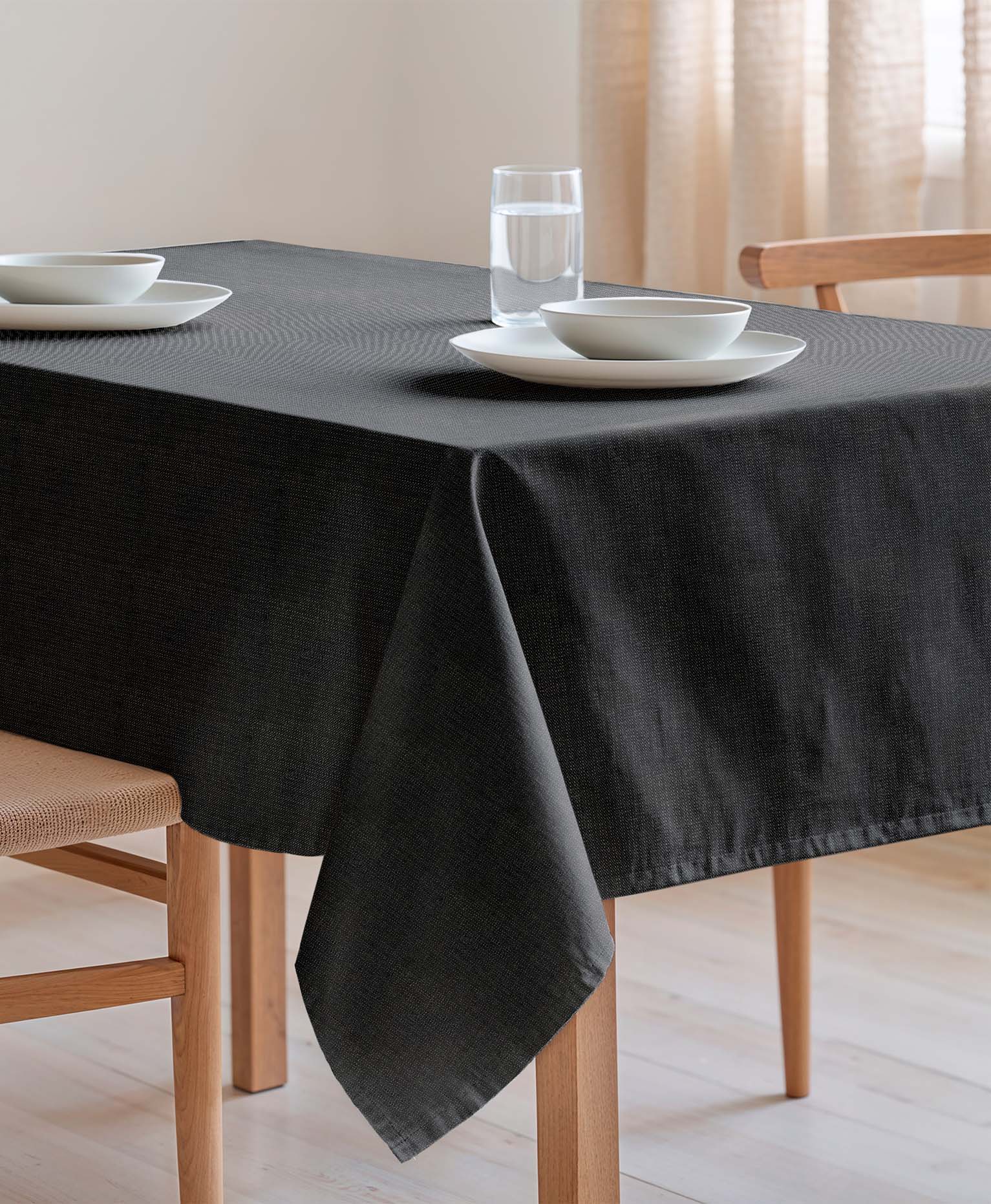 Mantel antimanchas Indra Negro