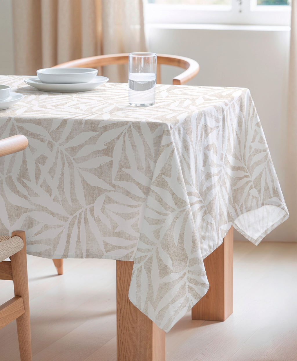 mantel de hojas beige, mantel atimanchas, mantel nórdico