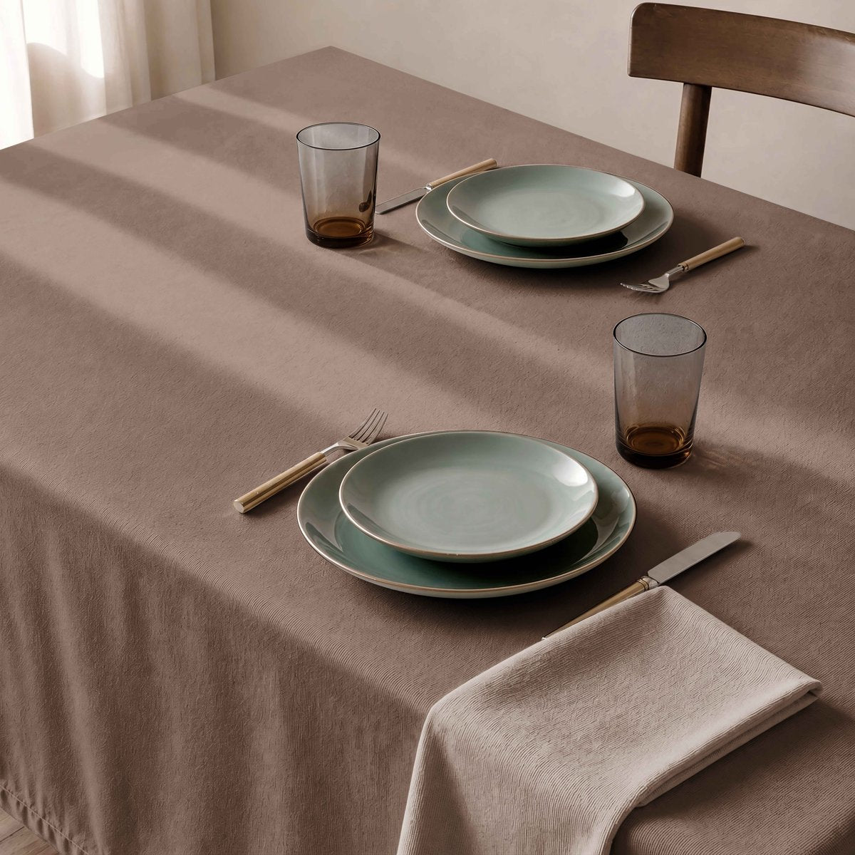 Mantel Antimanchas Trim Brown