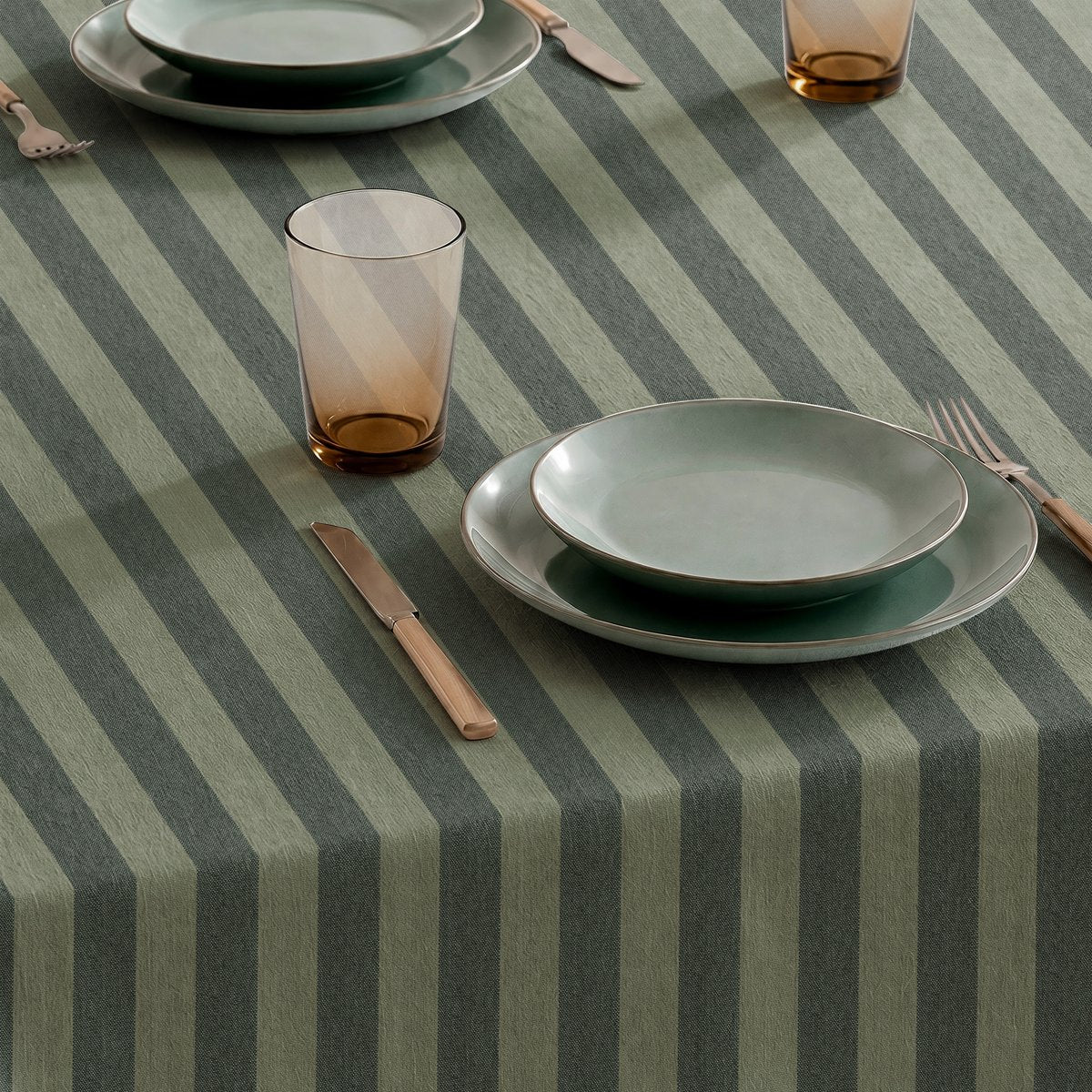 Mantel Antimanchas Rayas Verde · Horizon