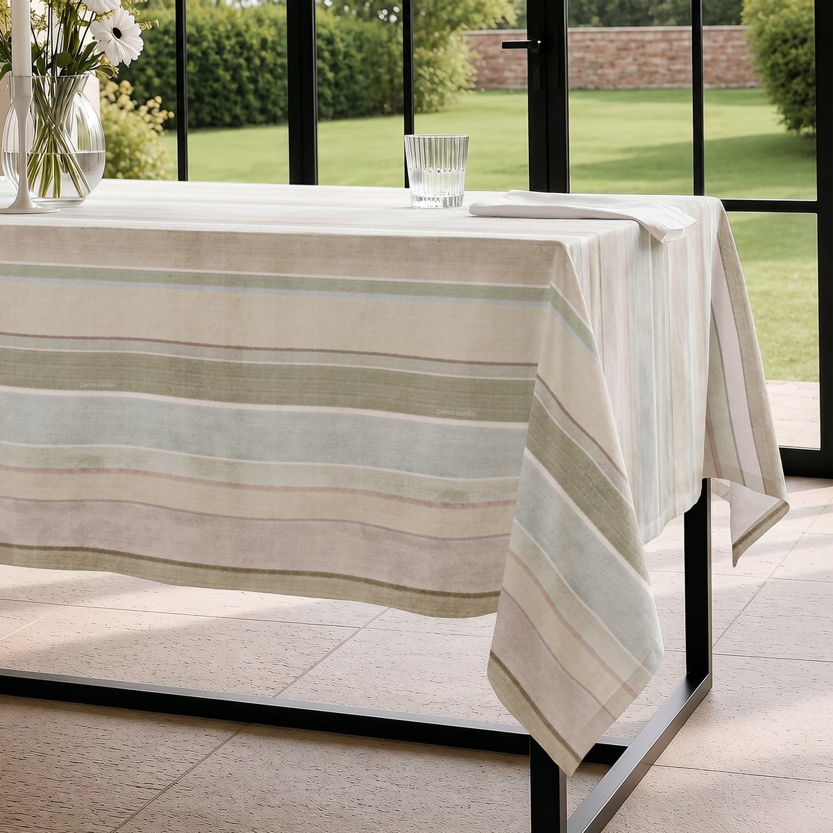 Mantel Antimanchas Adele Multicolor · Pierre Cardin