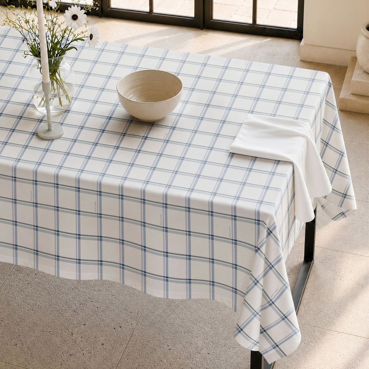 Mantel Antimanchas Adrianne Azul · Pierre Cardin