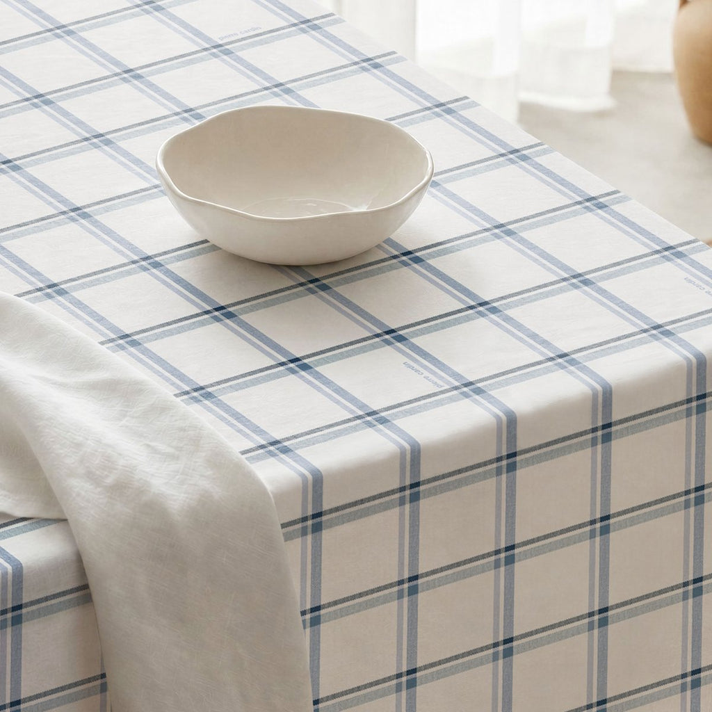 Mantel Antimanchas Adrianne Azul · Pierre Cardin