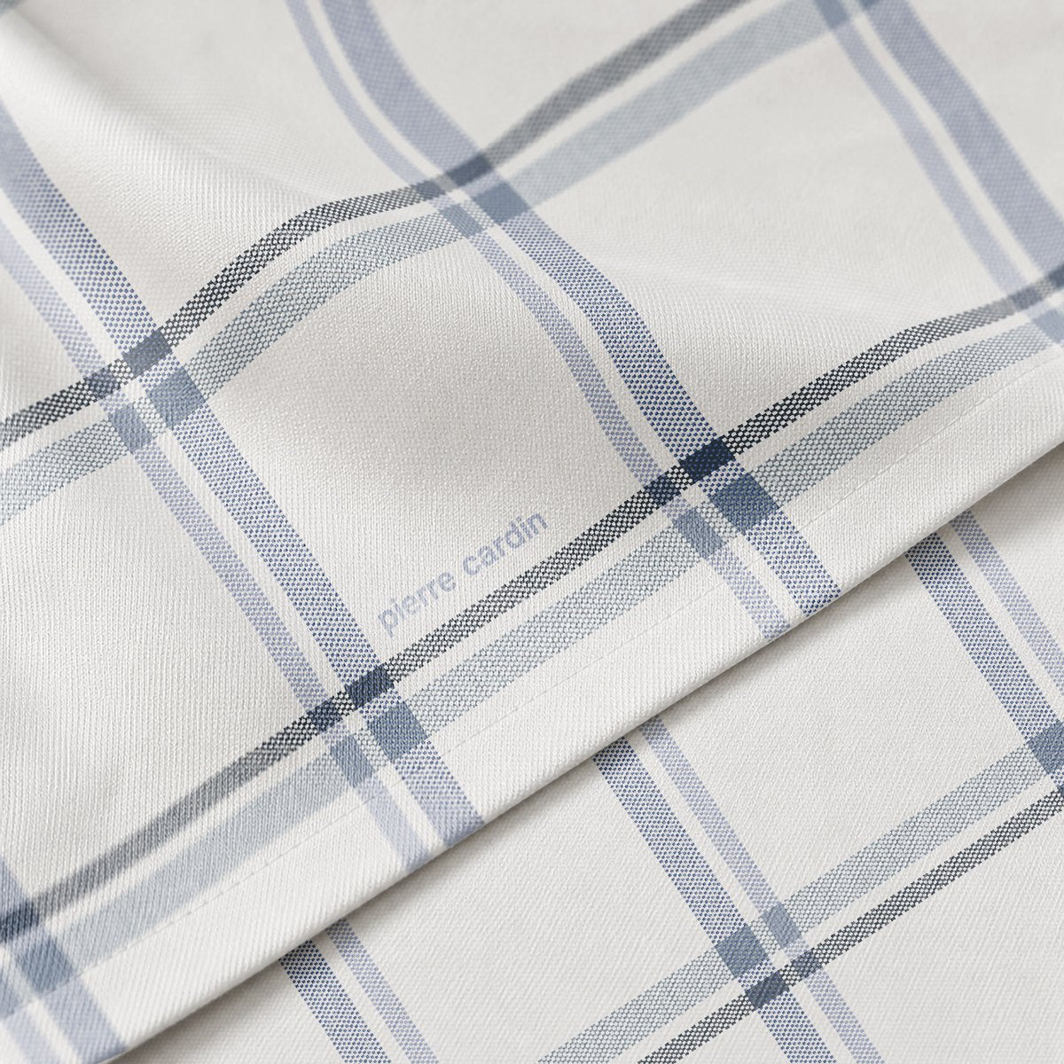 Mantel Antimanchas Adrianne Azul · Pierre Cardin