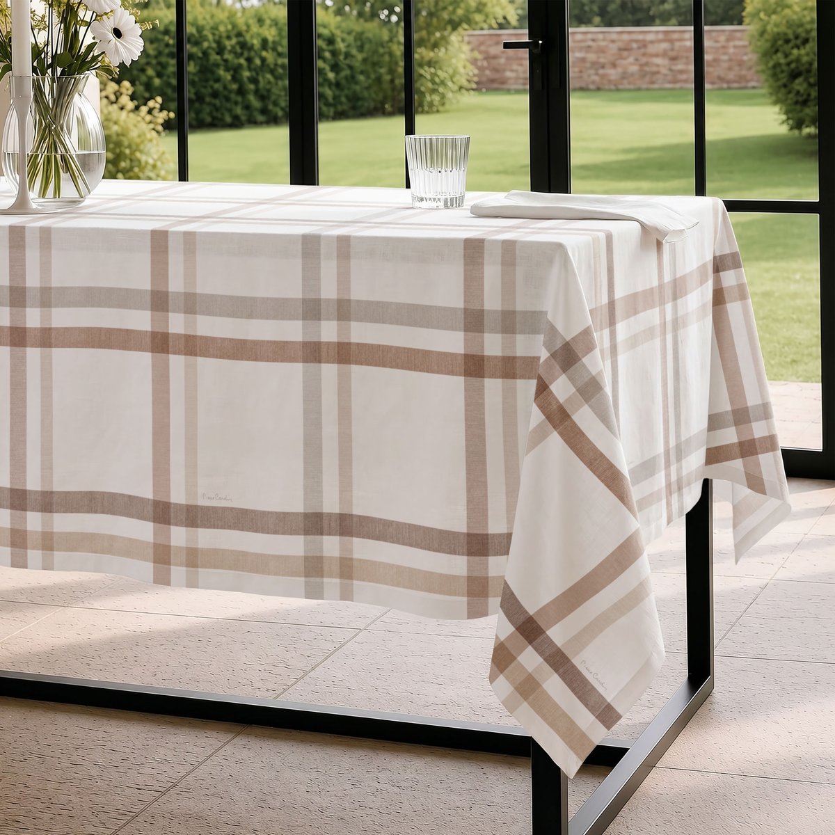 Mantel Antimanchas Brume Beige · Pierre Cardin