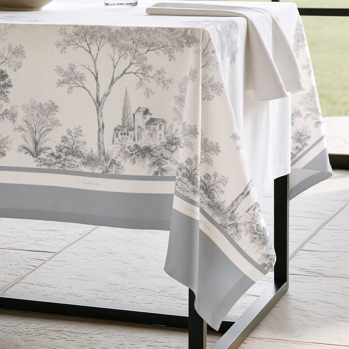 Mantel Antimanchas Bijou Gris · Pierre Cardin
