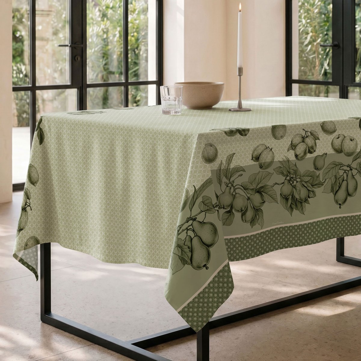 Mantel Antimanchas Claire Verde · Pierre Cardin