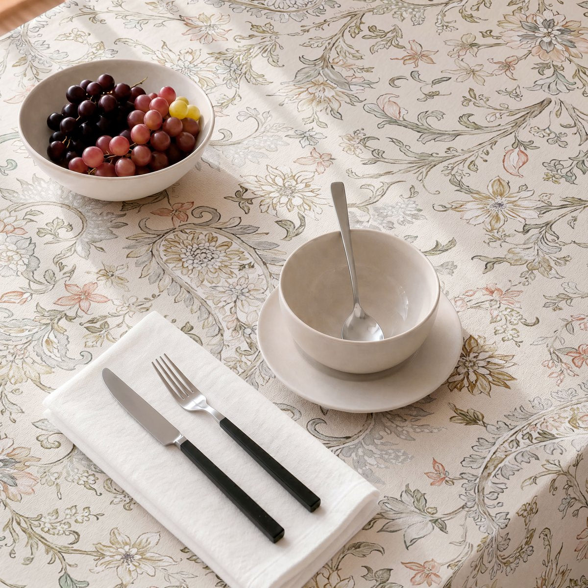 Mantel Antimanchas Cristal Beige · Pierre Cardin