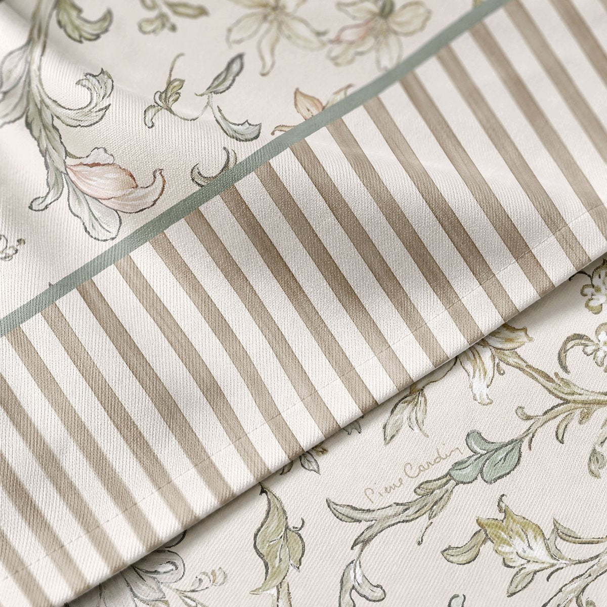 Mantel Antimanchas Cristal Beige · Pierre Cardin