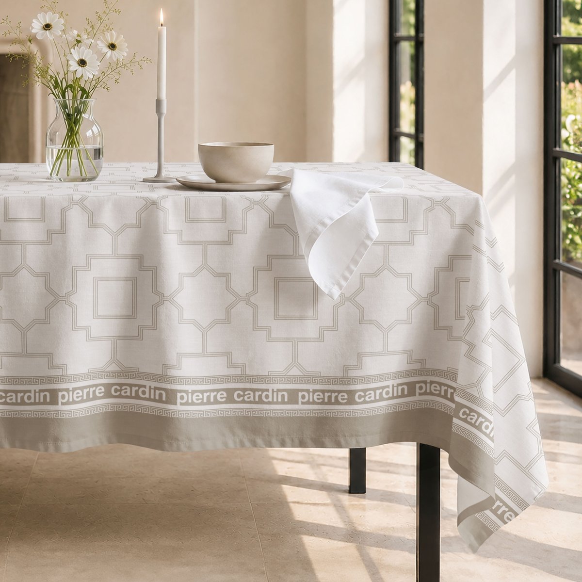 Mantel Antimanchas Couture Beige · Pierre Cardin