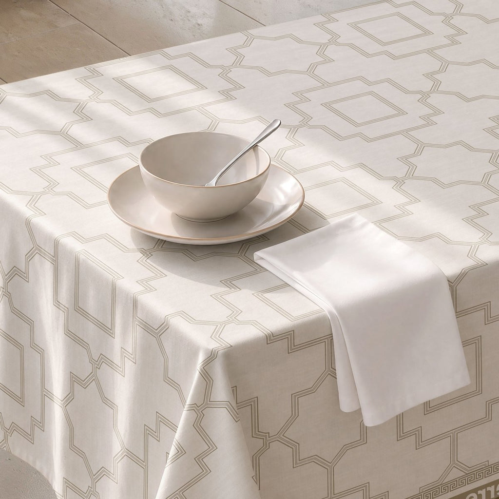Mantel Antimanchas Couture Beige · Pierre Cardin