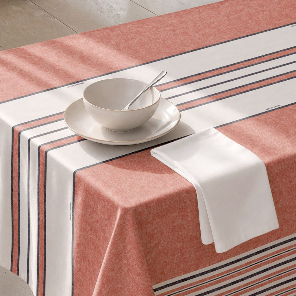 Mantel Antimanchas Elan Rojo · Pierre Cardin