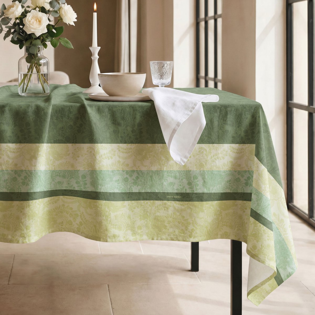 Mantel Antimanchas Isabelle Multicolor · Pierre Cardin
