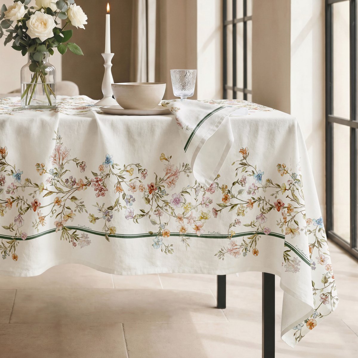 Mantel Antimanchas Juliette Verde · Pierre Cardin