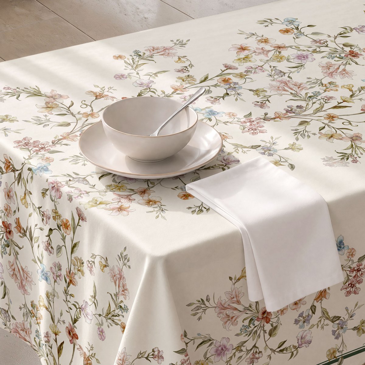 Mantel Antimanchas Juliette Verde · Pierre Cardin