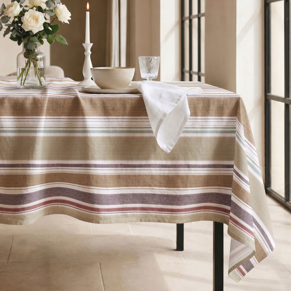 Mantel Antimanchas Mathilde Multicolor · Pierre Cardin