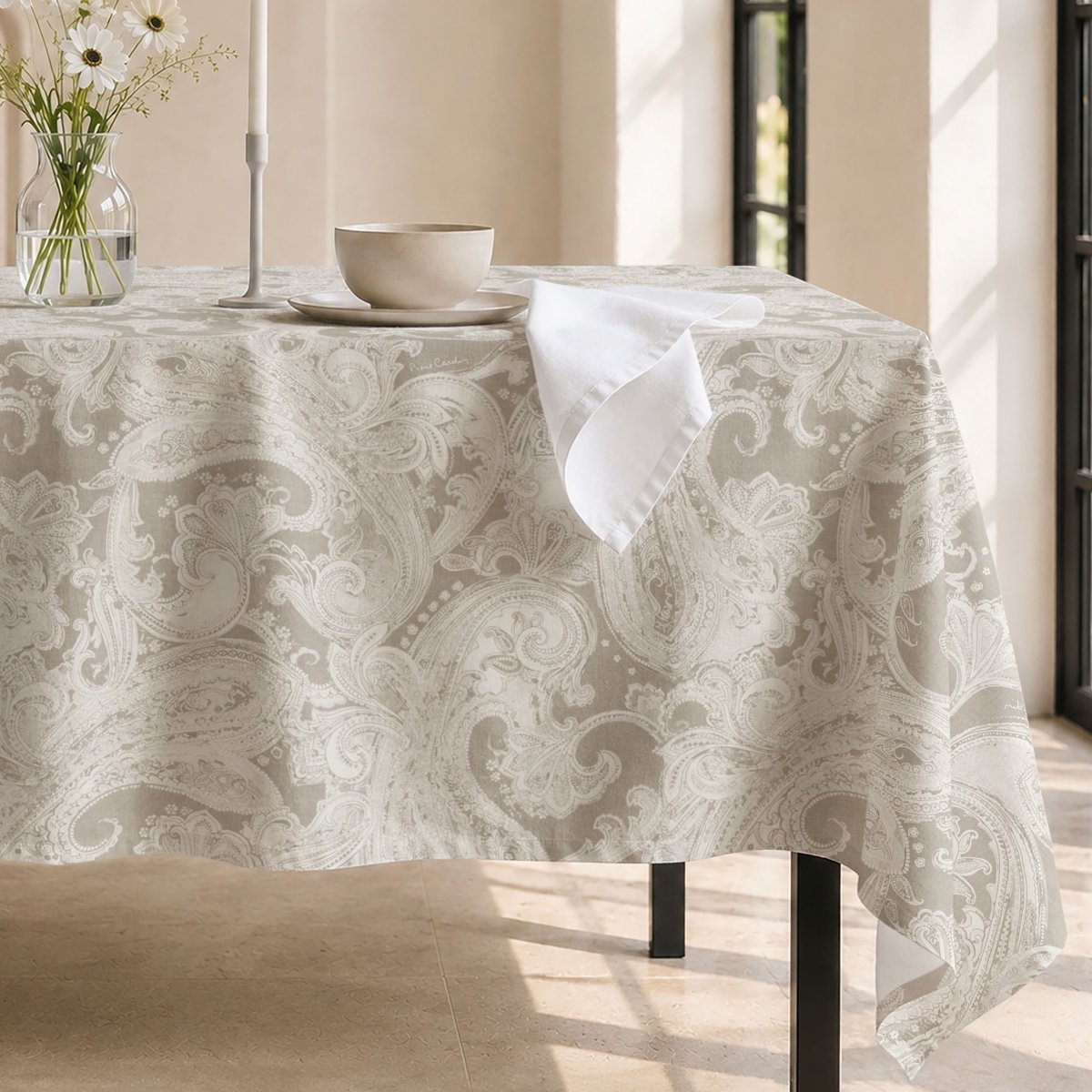 Mantel Antimanchas Montmartre Beige · Pierre Cardin
