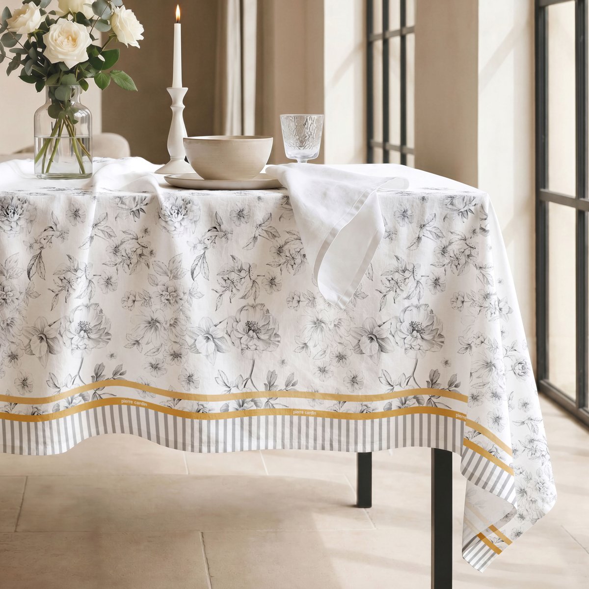 Mantel Antimanchas Nacre Gris · Pierre Cardin