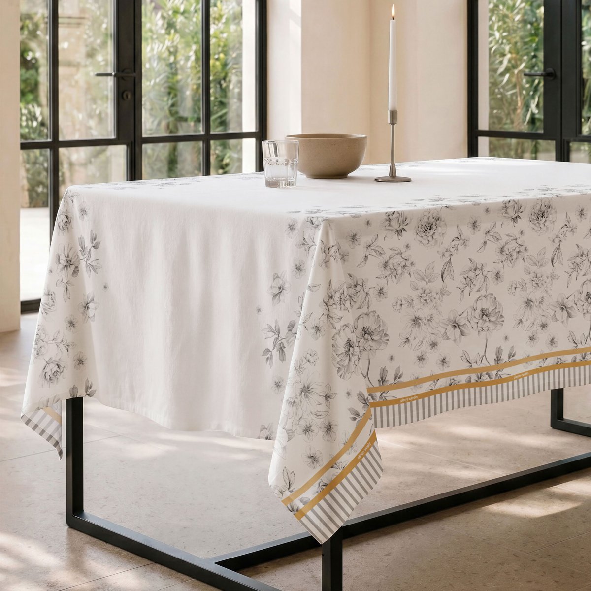 Mantel Antimanchas Nacre Gris · Pierre Cardin