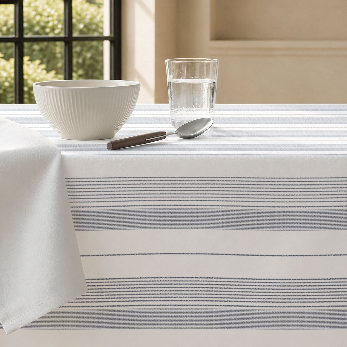 Mantel Antimanchas Noelle Azul · Pierre Cardin
