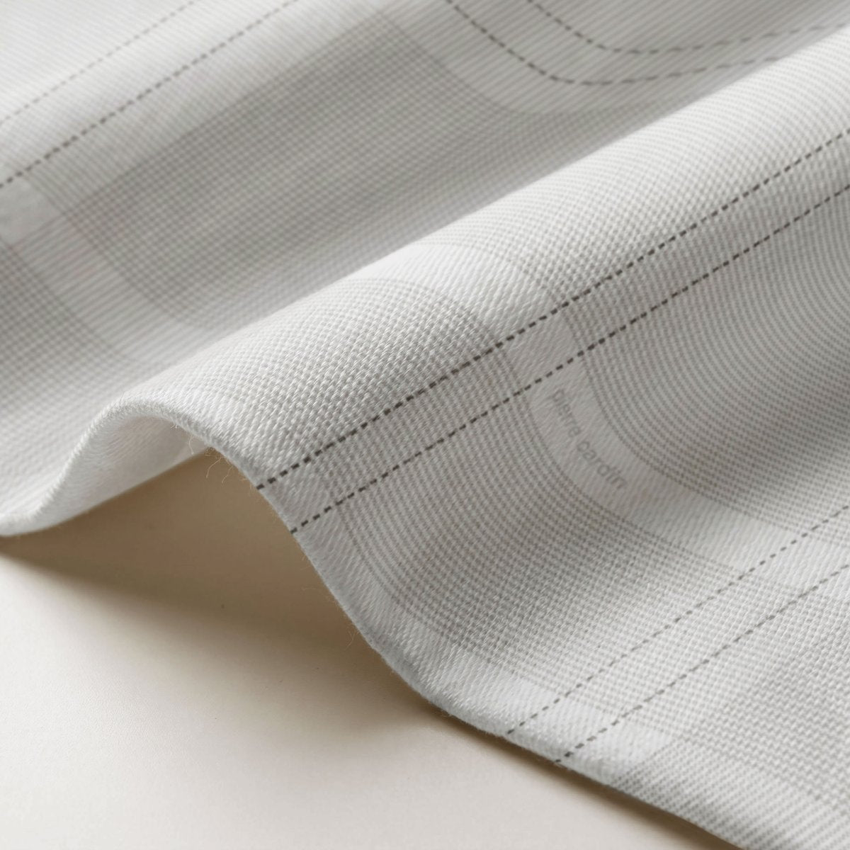 Mantel Antimanchas Odette Gris · Pierre Cardin