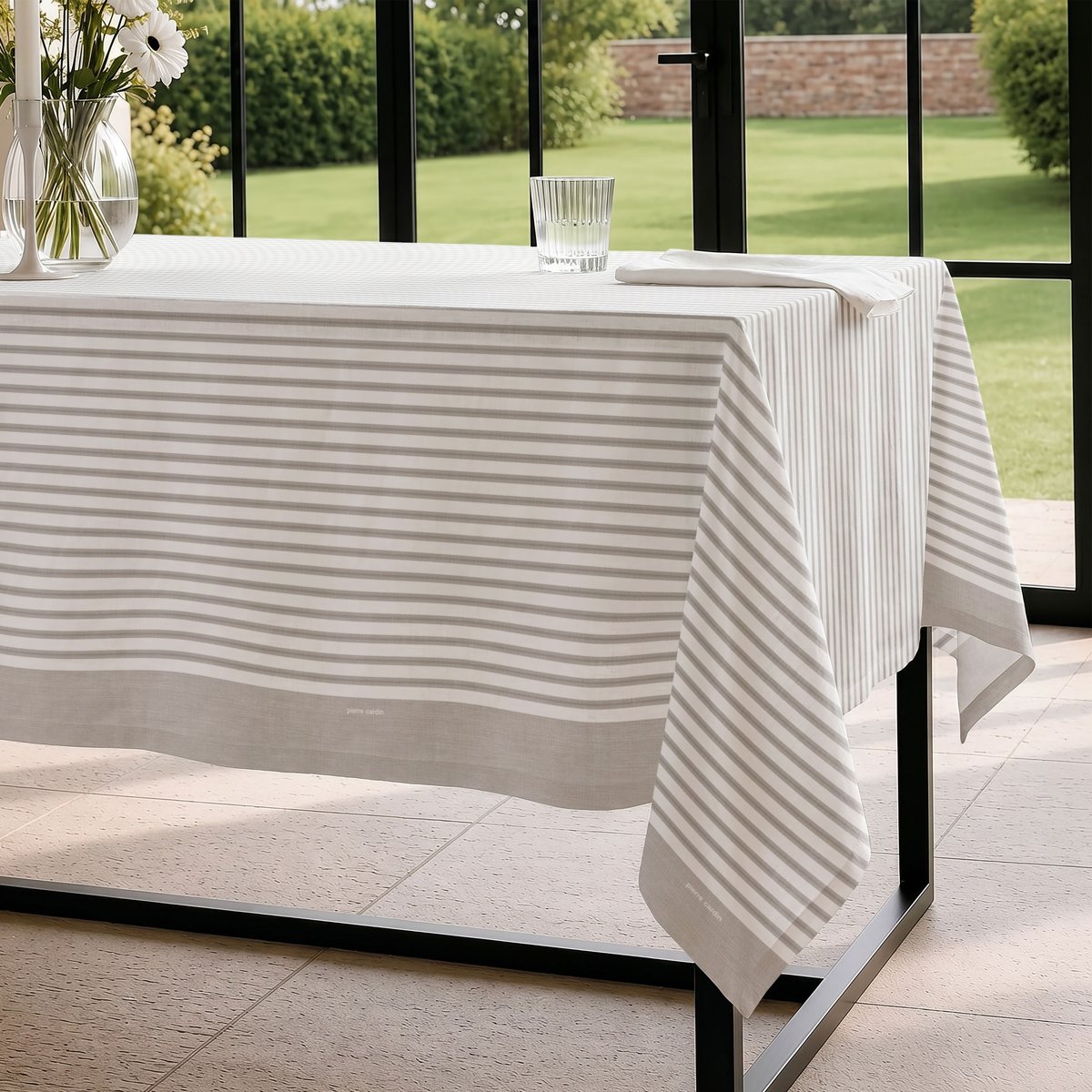 Mantel Antimanchas Perle Gris · Pierre Cardin