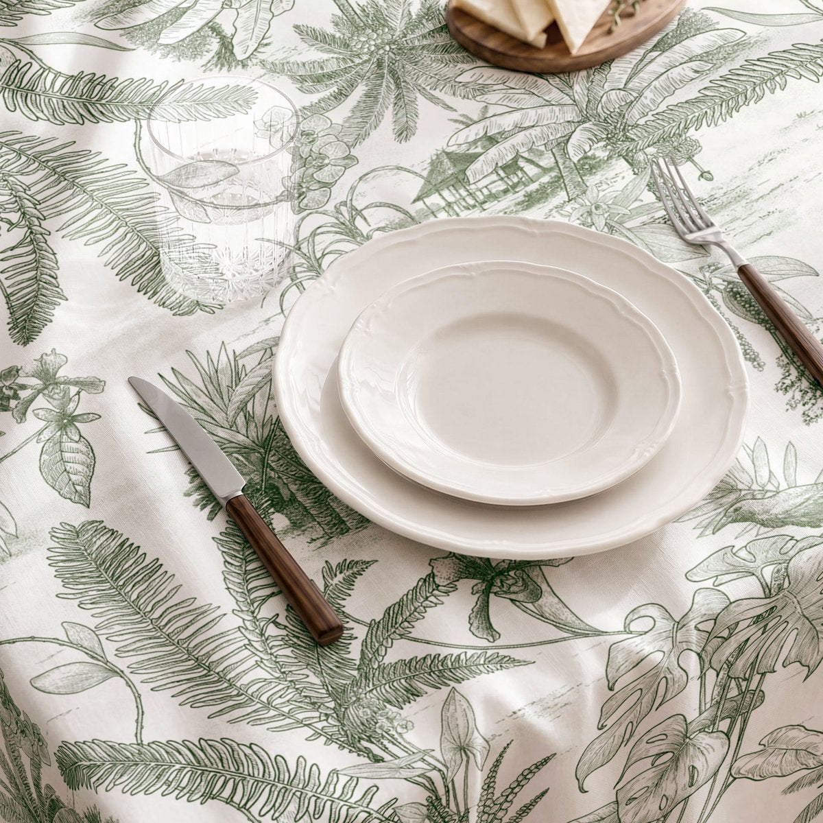 Mantel Antimanchas Riviere Verde · Pierre Cardin
