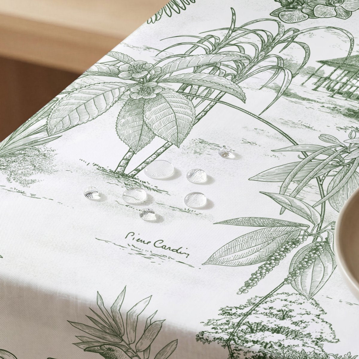 Mantel Antimanchas Riviere Verde · Pierre Cardin