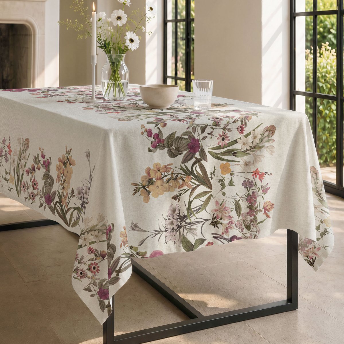 Mantel Antimanchas Rosalie Natural · Pierre Cardin