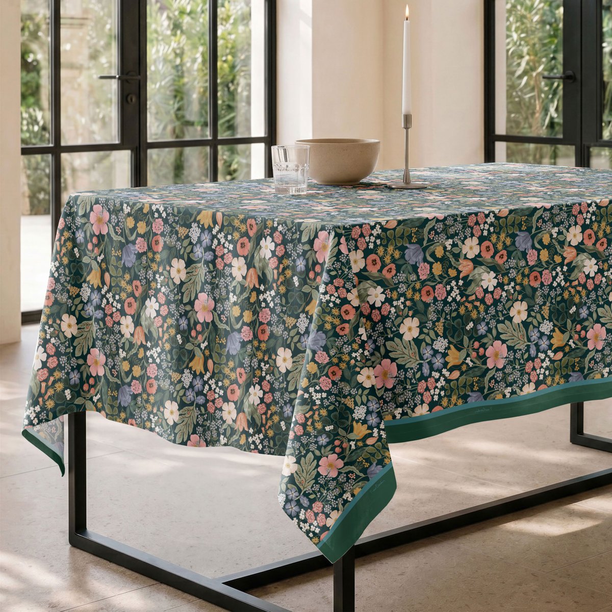 Mantel Antimanchas Soleil Verde · Pierre Cardin