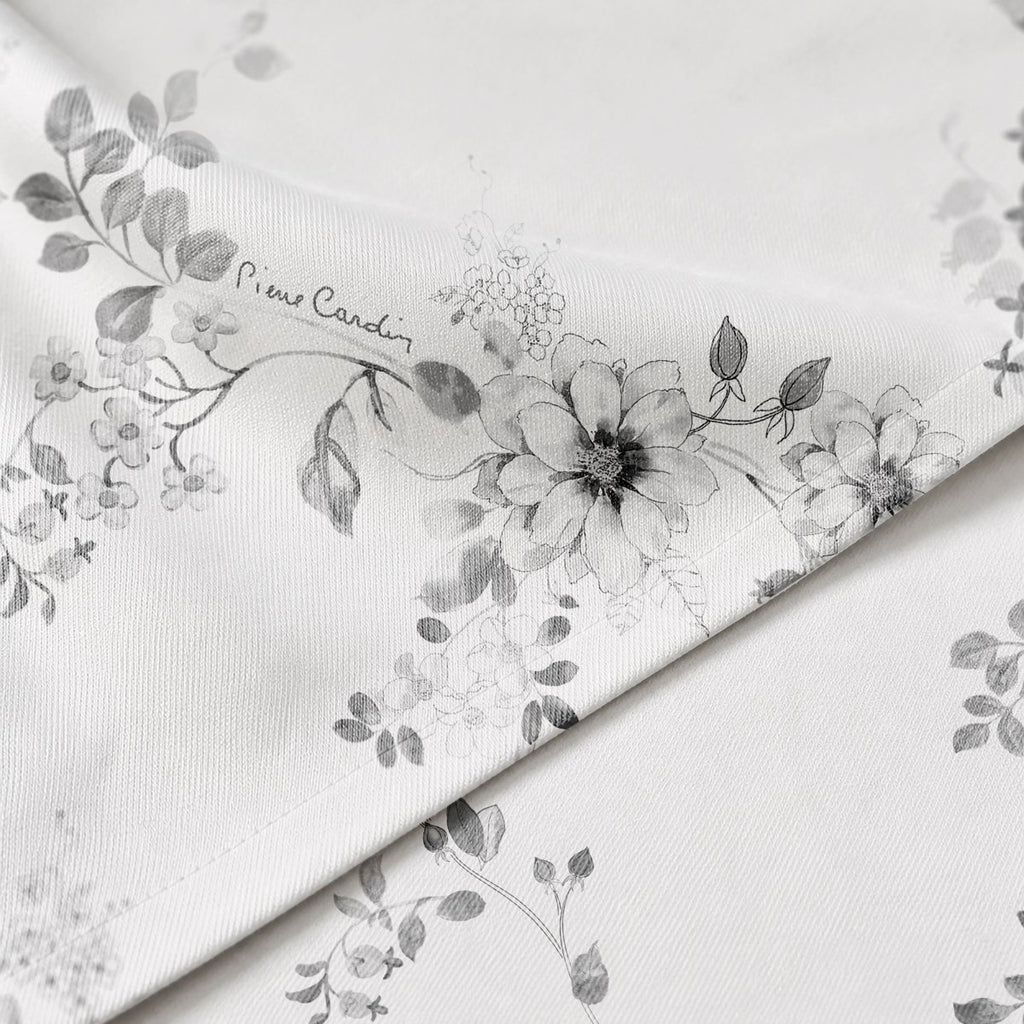 Mantel Antimanchas Beaumont White · Pierre Cardin