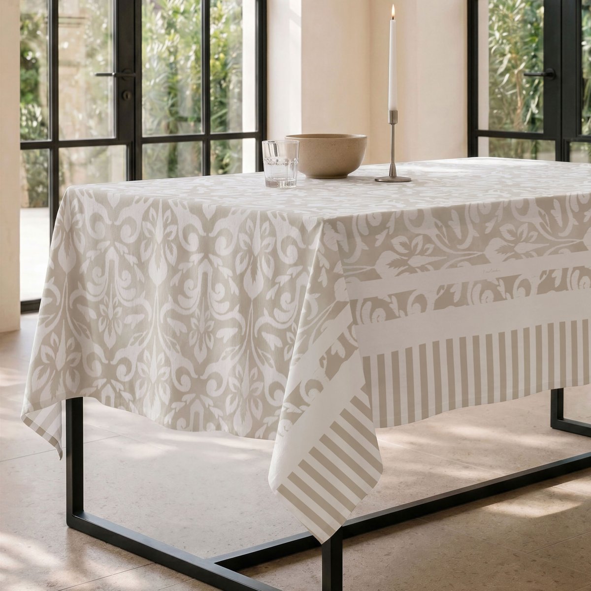 Mantel Antimanchas Belleville Beige · Pierre Cardin
