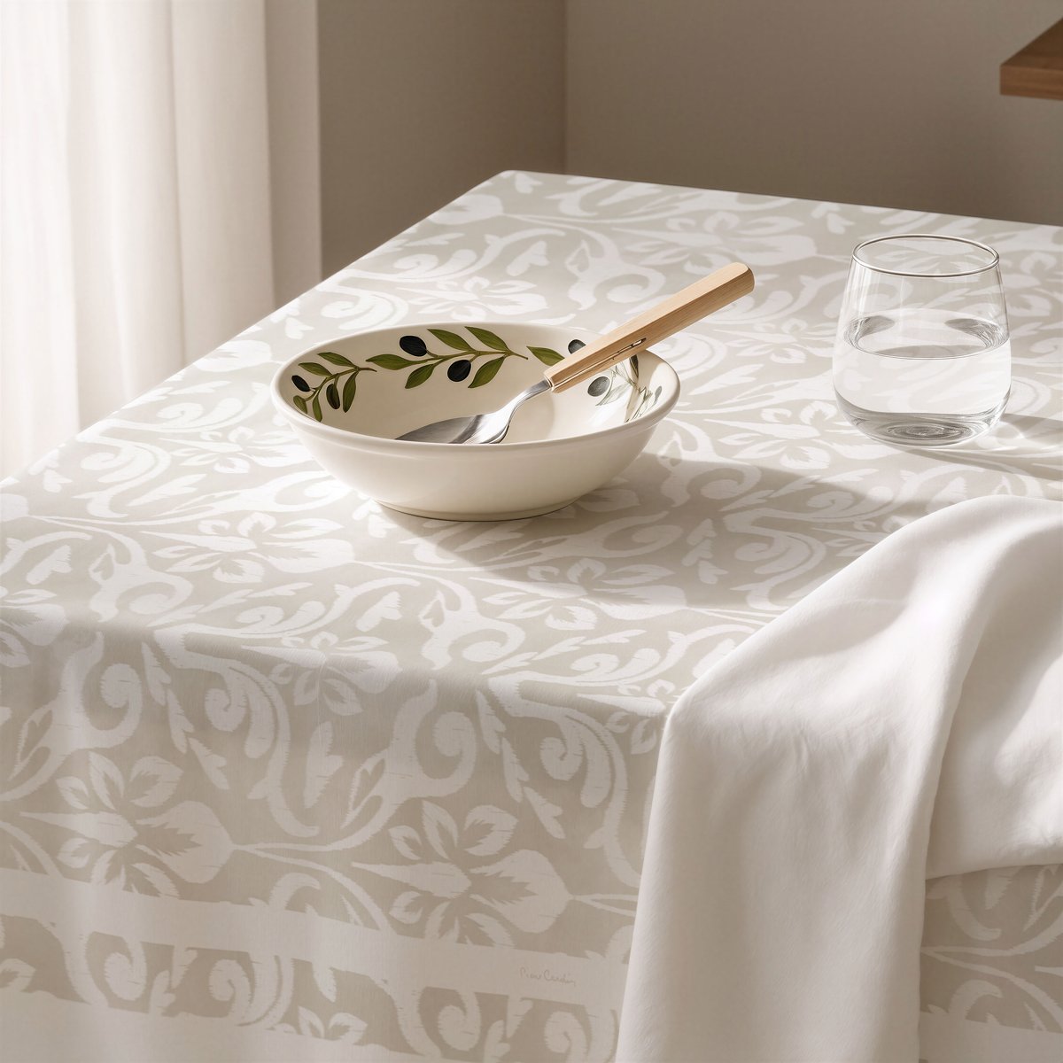 Mantel Antimanchas Belleville Beige · Pierre Cardin