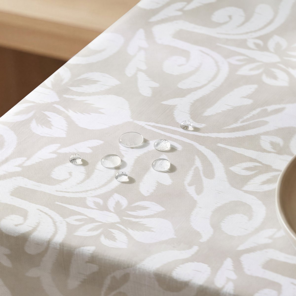 Mantel Antimanchas Belleville Beige · Pierre Cardin