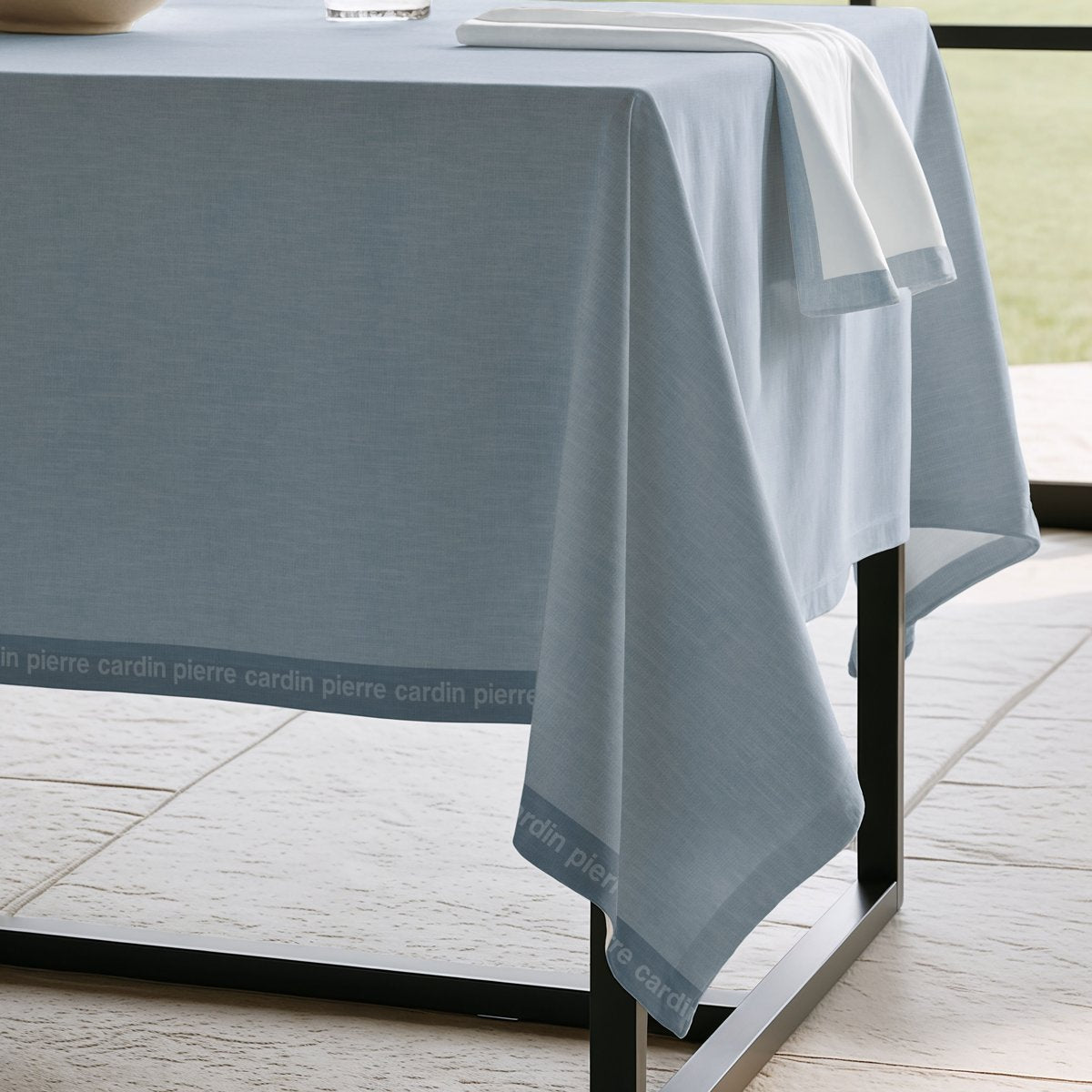 Mantel Antimanchas Essence Azul · Pierre Cardin
