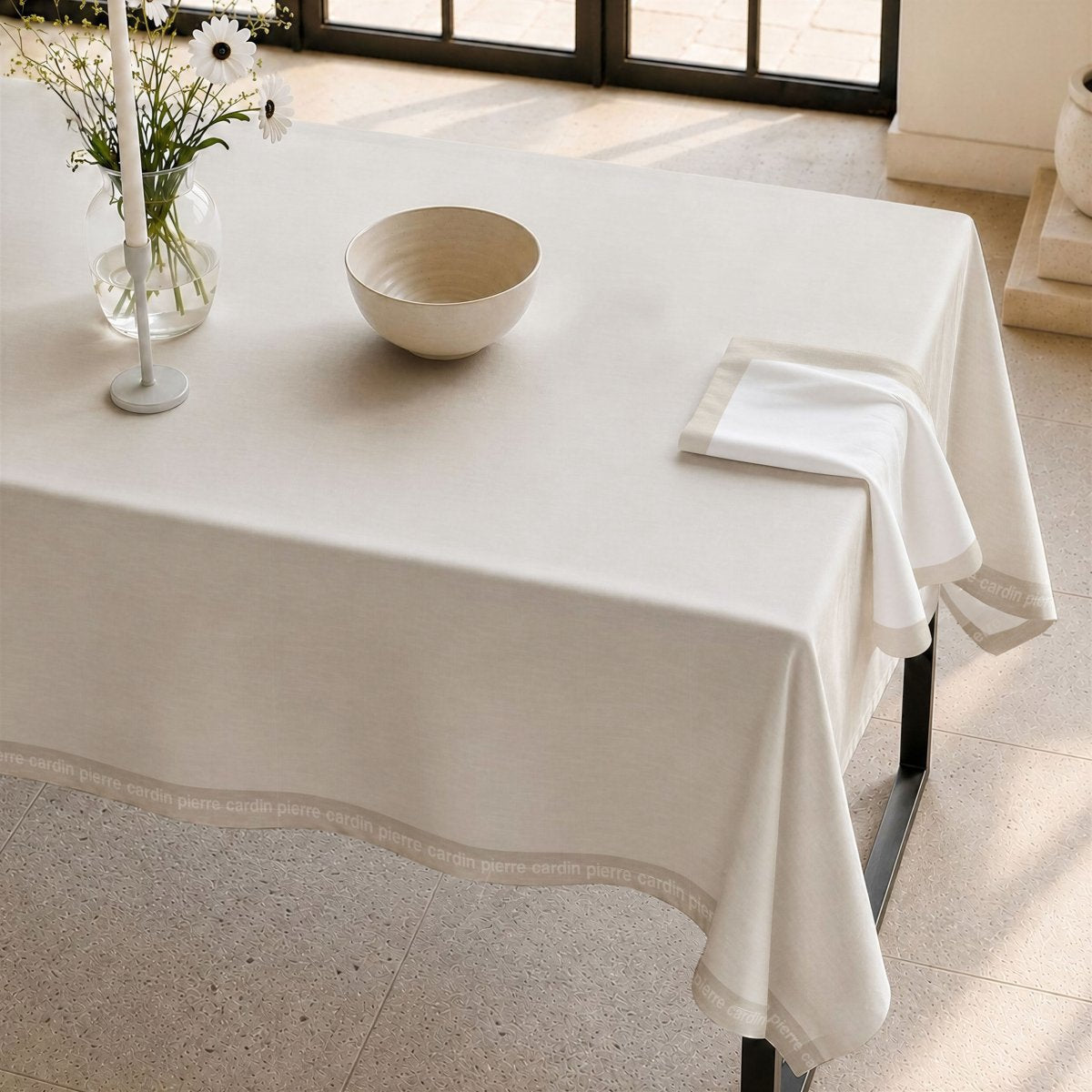 Mantel Antimanchas Essence Beige · Pierre Cardin