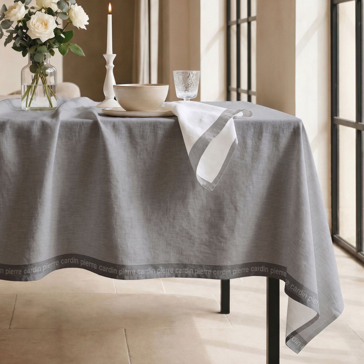 Mantel Antimanchas Essence Gris · Pierre Cardin