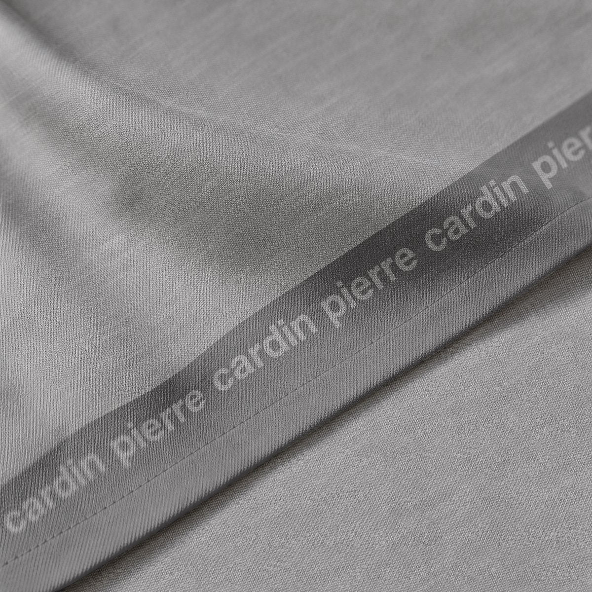 Mantel Antimanchas Essence Gris · Pierre Cardin