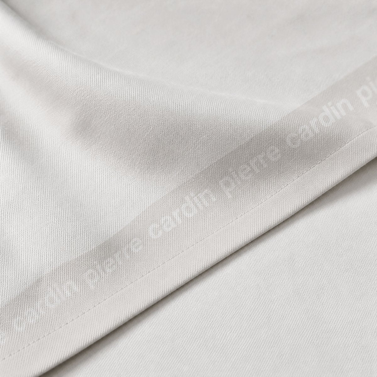Mantel Antimanchas Essence White · Pierre Cardin