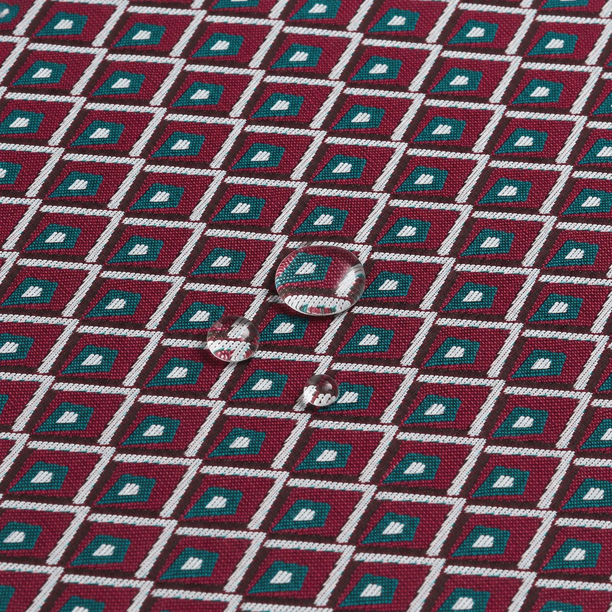 Mantel Jacquard Marielle Burdeos · Pierre Cardin