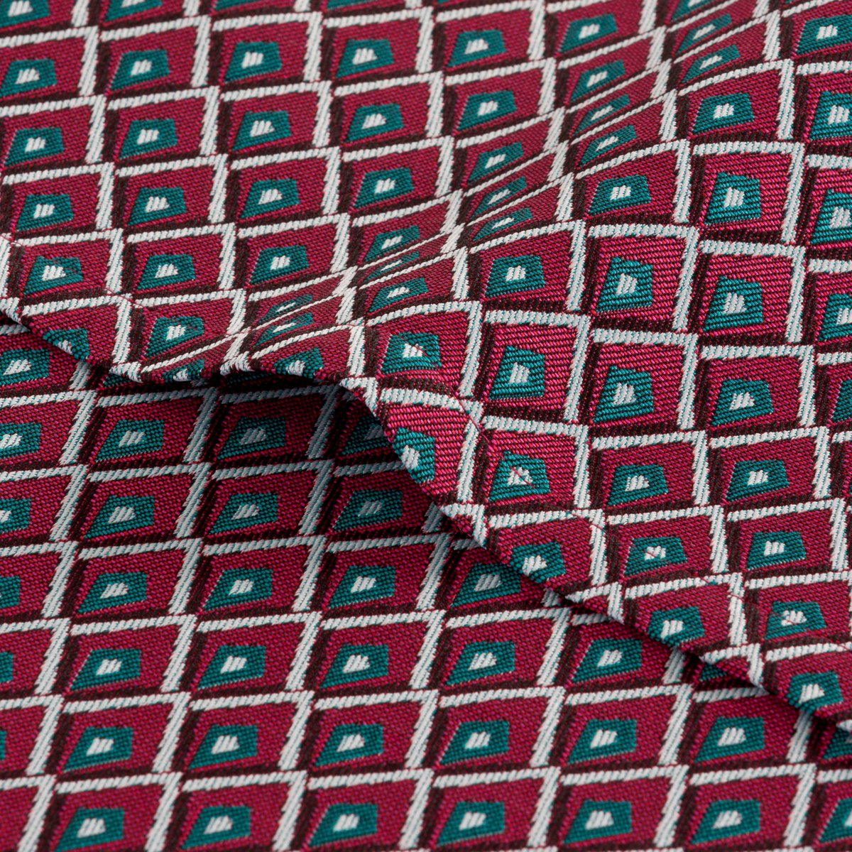 Mantel Jacquard Marielle Burdeos · Pierre Cardin