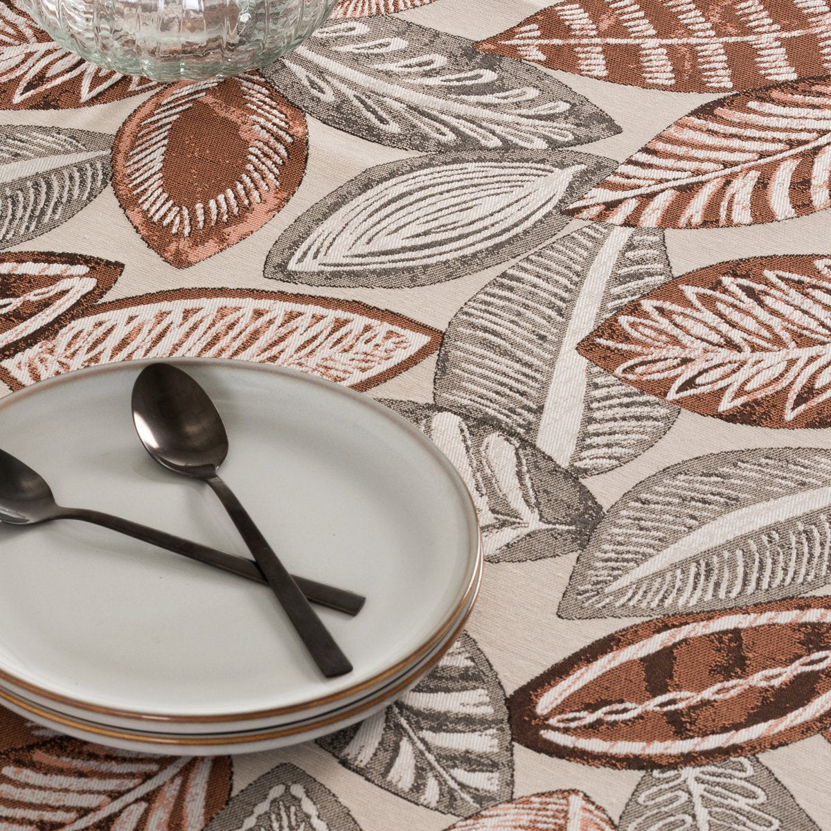 Mantel Jacquard Sirocco Teja · Pierre Cardin