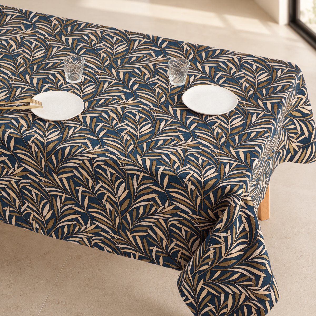 Mantel Jacquard Valmont Marino · Pierre Cardin