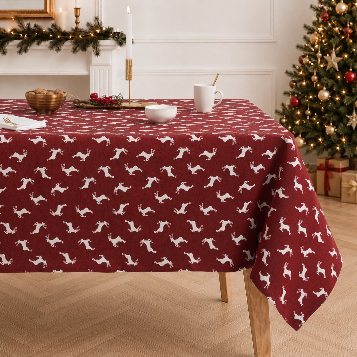 Mantel Navidad Jacquard Icewood Rojo · Pierre Cardin