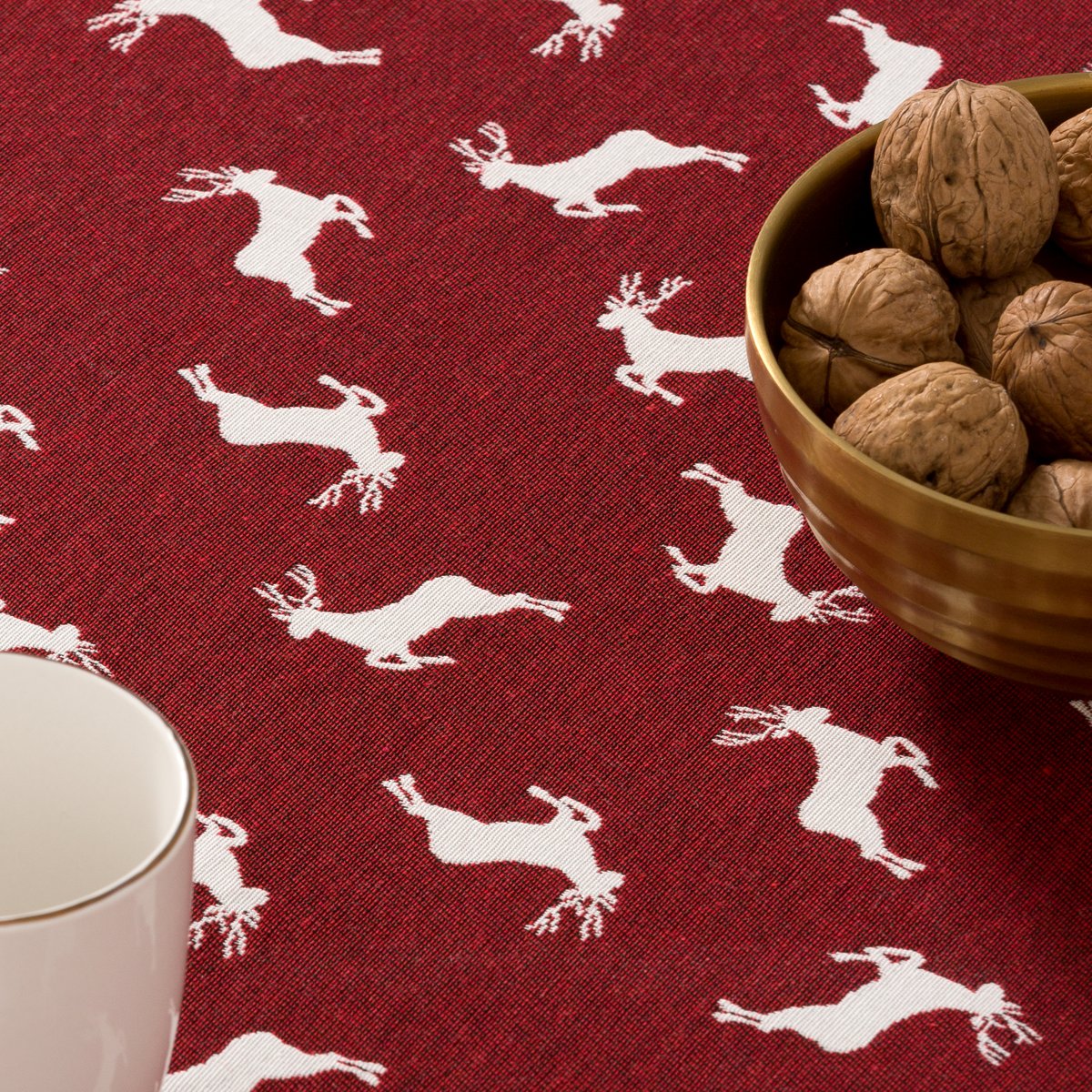 Mantel Navidad Jacquard Icewood Rojo · Pierre Cardin